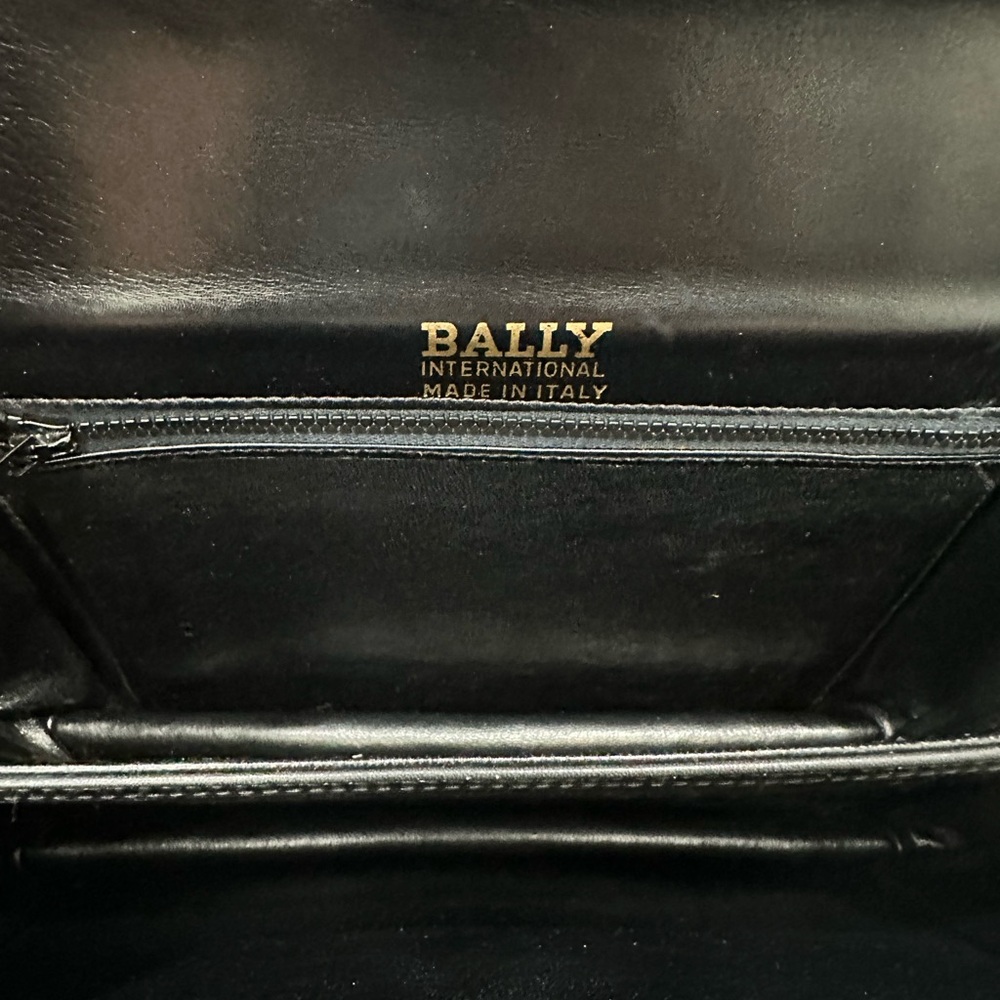 Bally Vintage Black Leather Structured Shoulder Bag - Picture 13 of 13